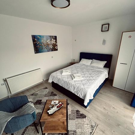Greenhill Apartments Κουμάνοβο Εξωτερικό φωτογραφία
