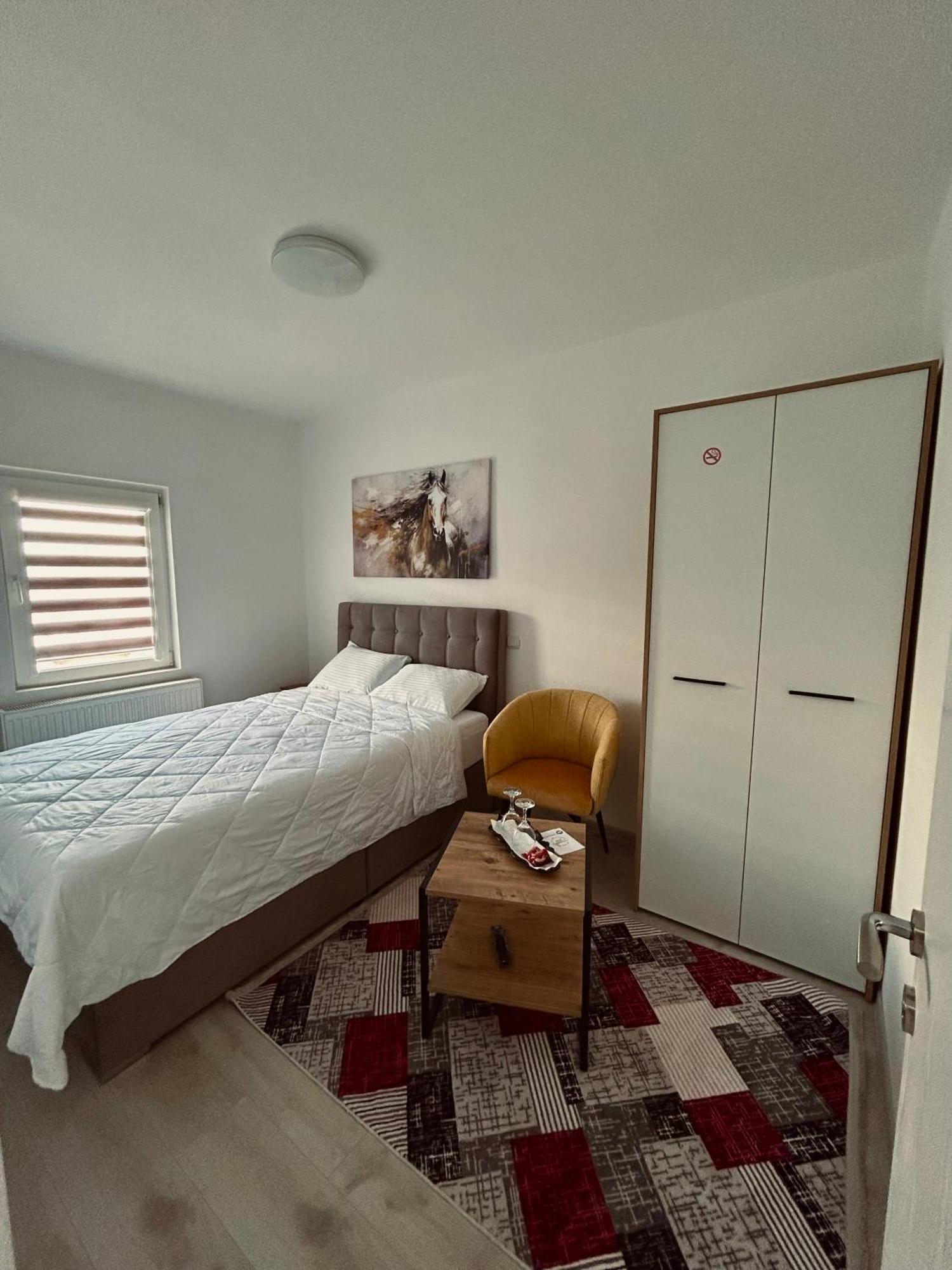 Greenhill Apartments Κουμάνοβο Εξωτερικό φωτογραφία