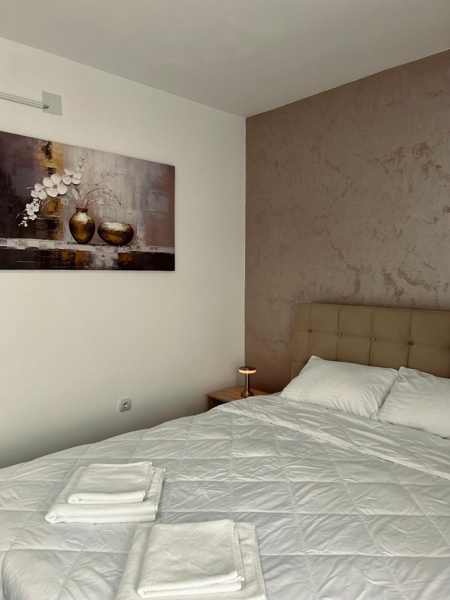 Greenhill Apartments Κουμάνοβο Δωμάτιο φωτογραφία