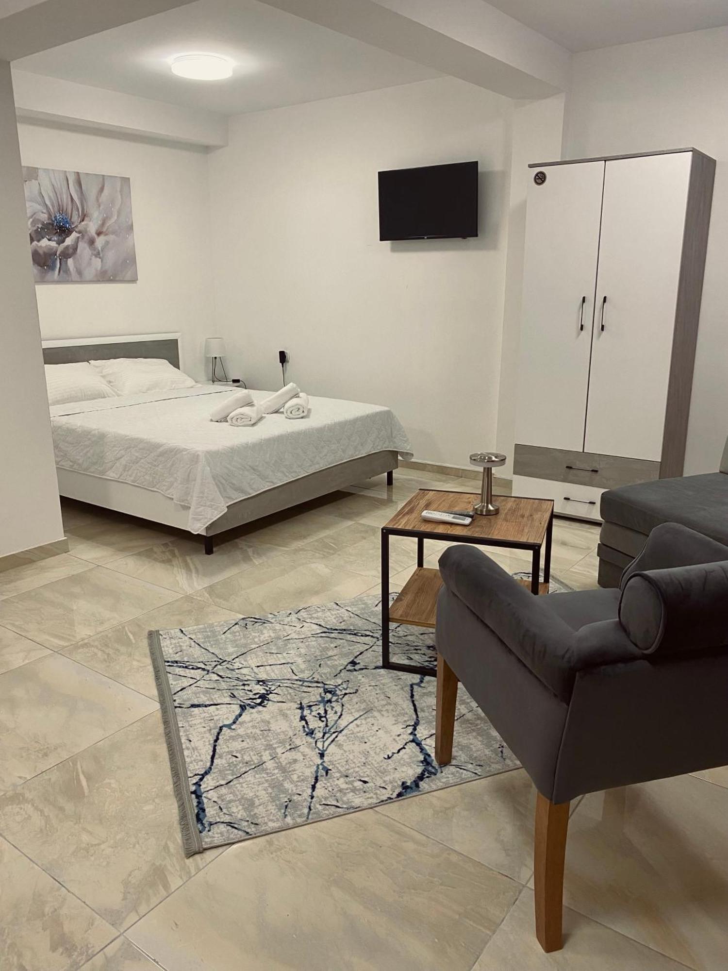 Greenhill Apartments Κουμάνοβο Δωμάτιο φωτογραφία