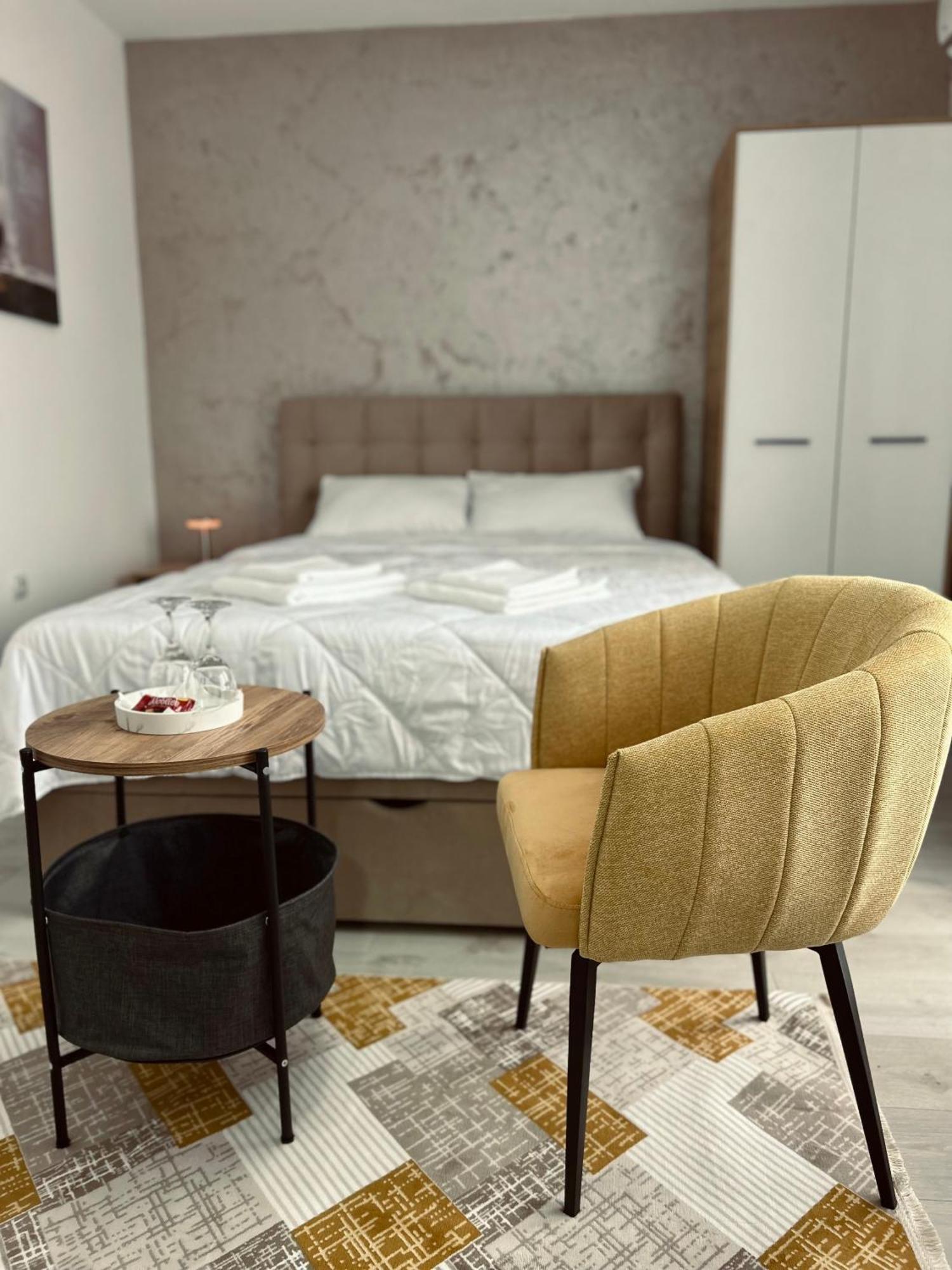 Greenhill Apartments Κουμάνοβο Δωμάτιο φωτογραφία