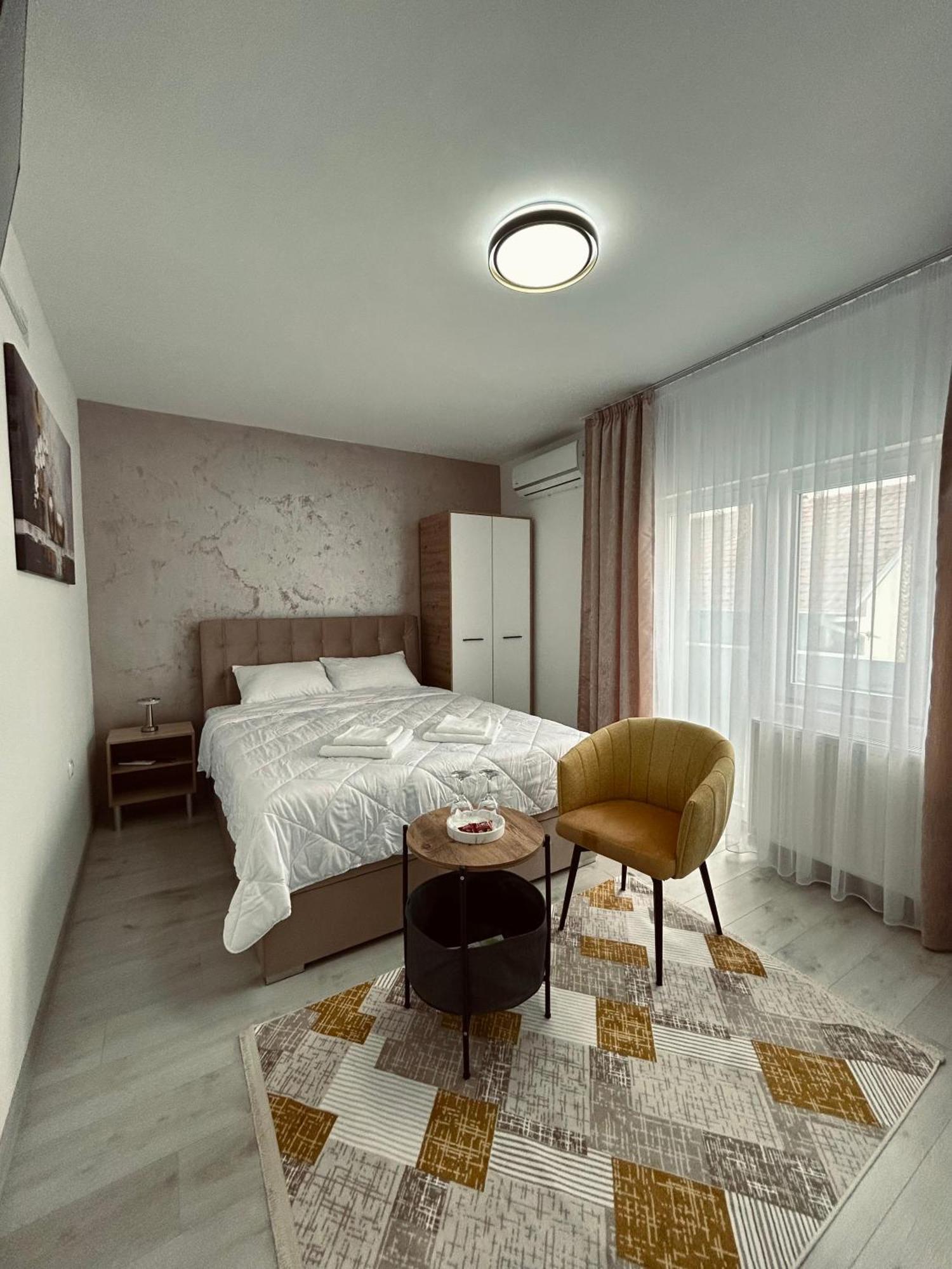 Greenhill Apartments Κουμάνοβο Δωμάτιο φωτογραφία