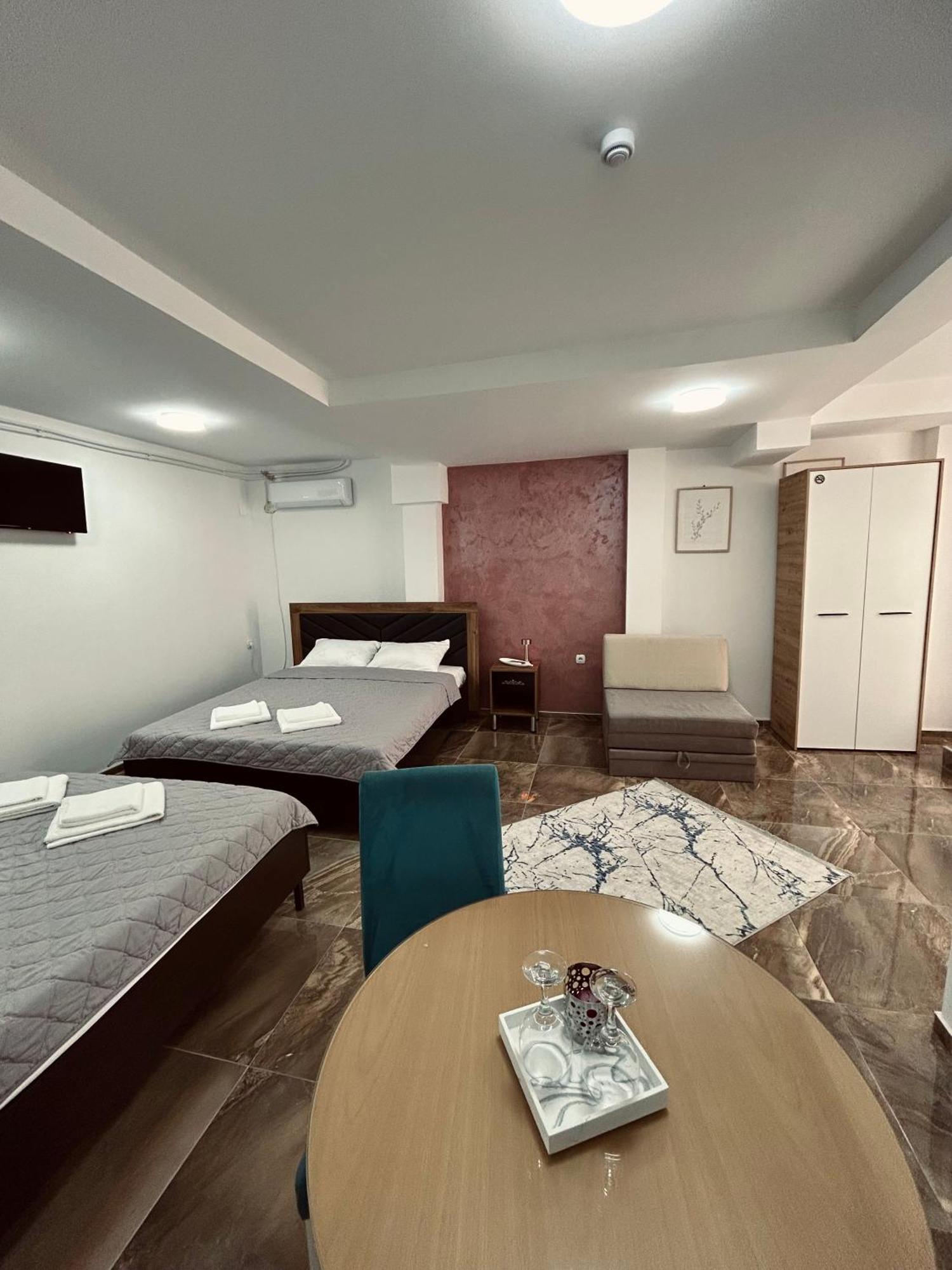 Greenhill Apartments Κουμάνοβο Δωμάτιο φωτογραφία