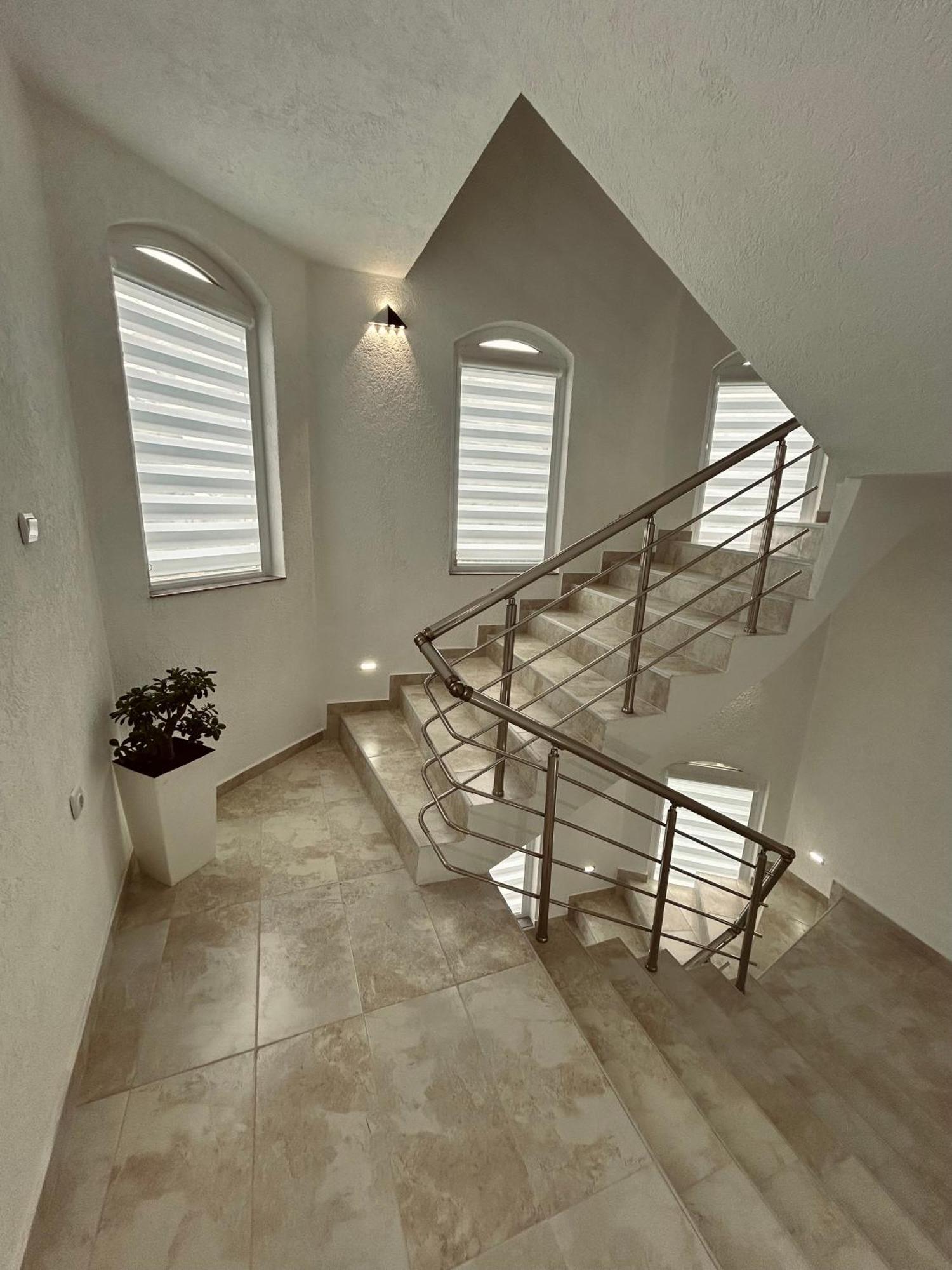 Greenhill Apartments Κουμάνοβο Εξωτερικό φωτογραφία