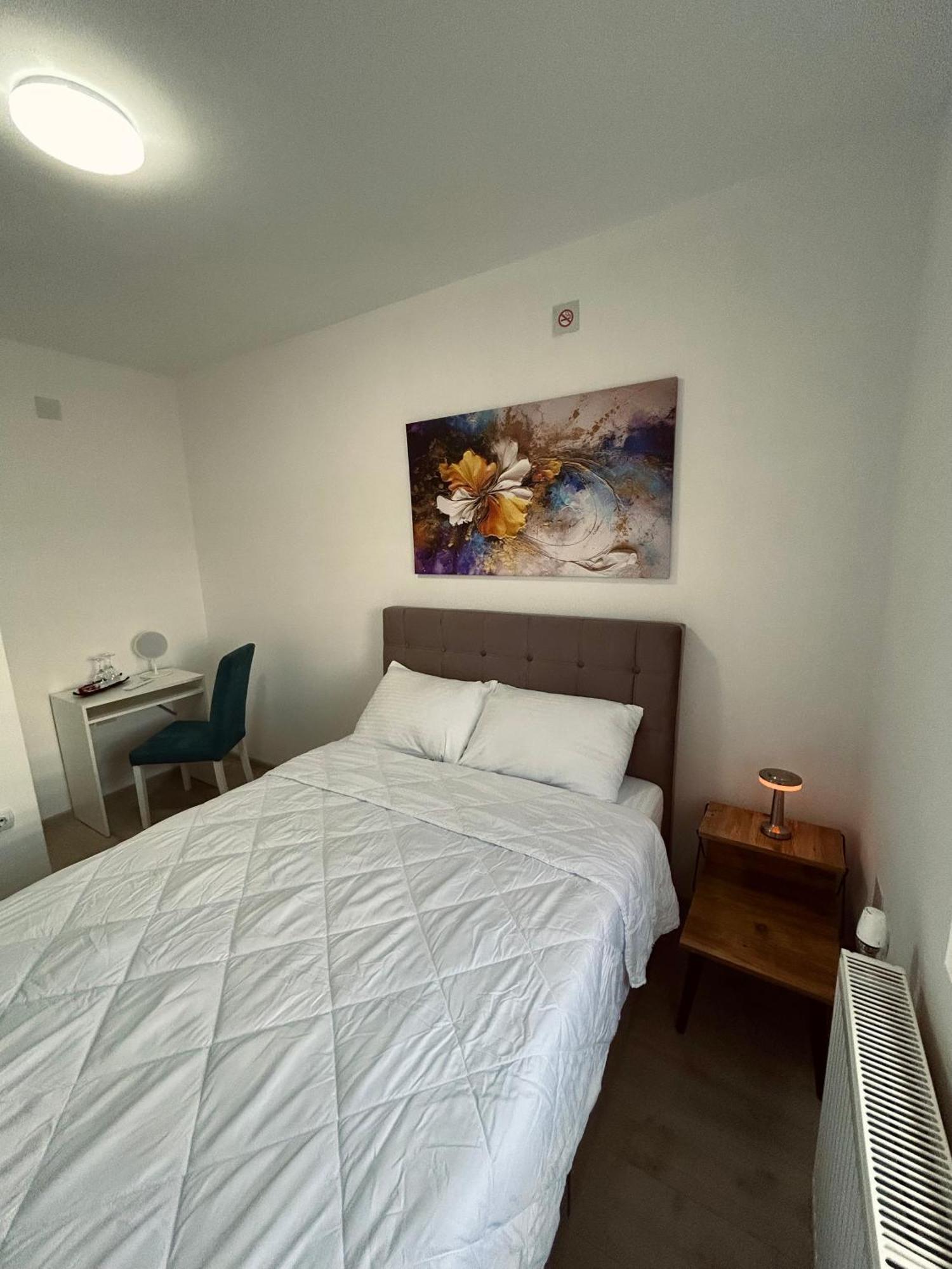 Greenhill Apartments Κουμάνοβο Δωμάτιο φωτογραφία