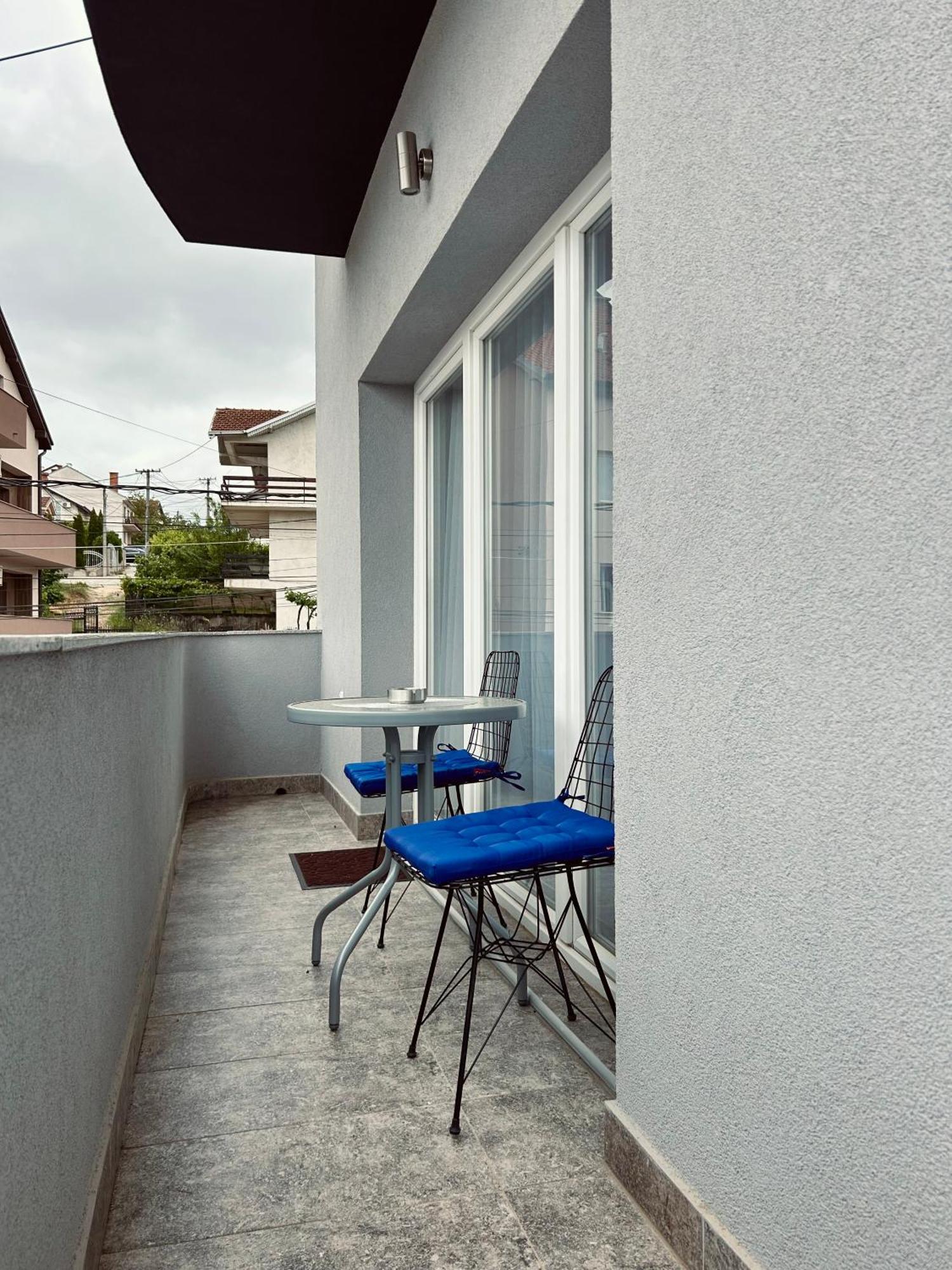 Greenhill Apartments Κουμάνοβο Δωμάτιο φωτογραφία