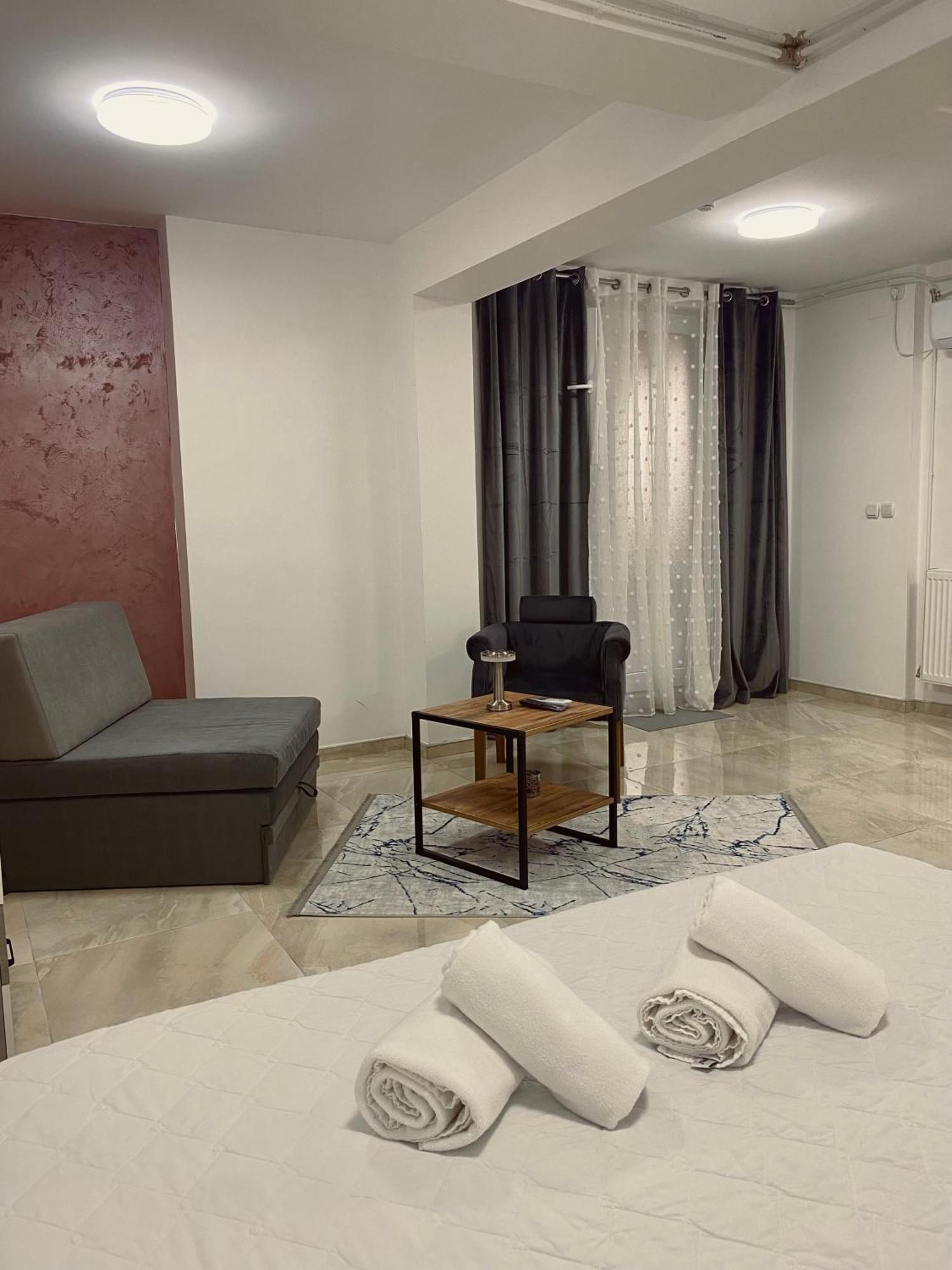 Greenhill Apartments Κουμάνοβο Δωμάτιο φωτογραφία