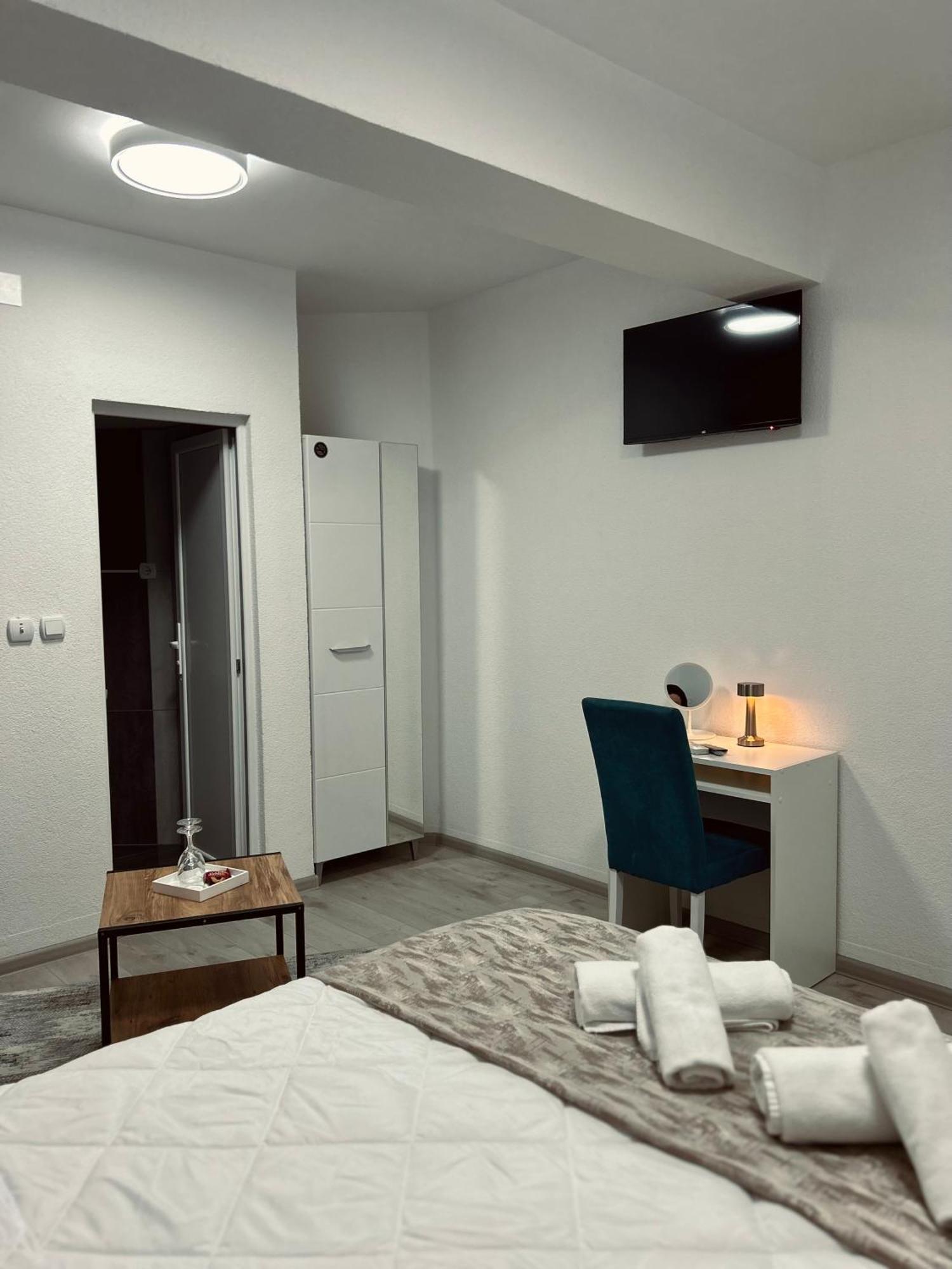 Greenhill Apartments Κουμάνοβο Δωμάτιο φωτογραφία