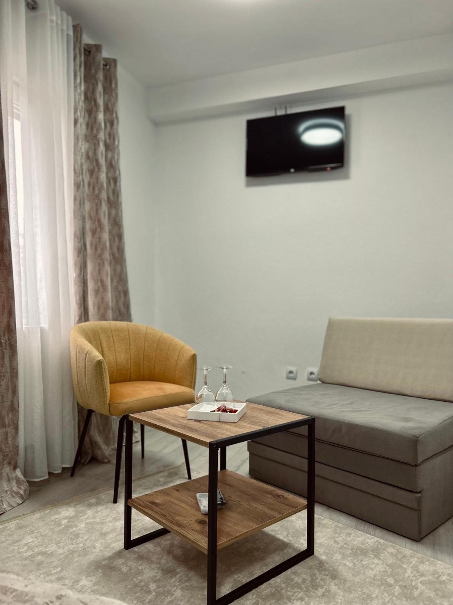Greenhill Apartments Κουμάνοβο Δωμάτιο φωτογραφία