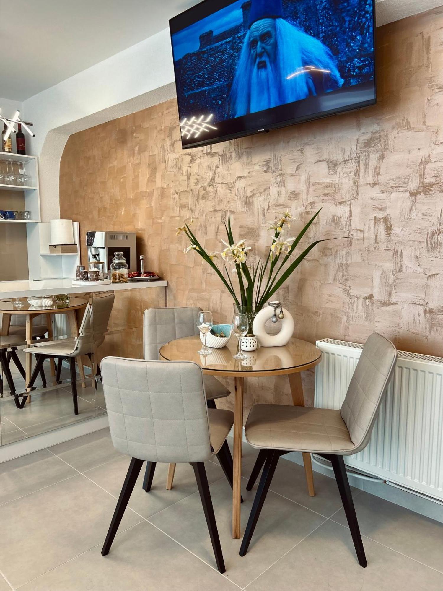 Greenhill Apartments Κουμάνοβο Εξωτερικό φωτογραφία